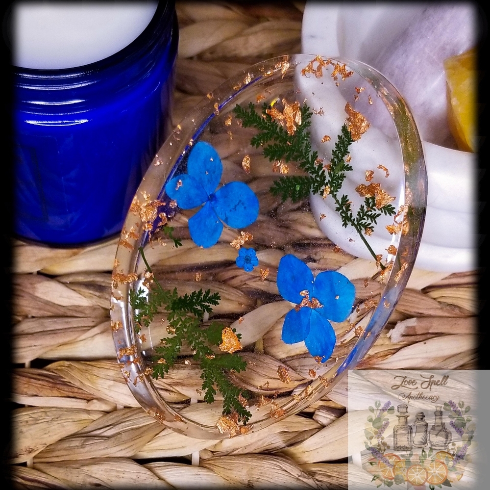 Resin soap dish